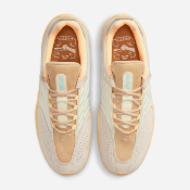 NIKE SB - VERTEBRAE - Coconut Milk Jade Ice Sesame Gold