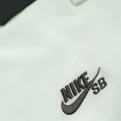 NIKE SB - AGNOSTIC BOWLER SHIRT - Barely Green Black